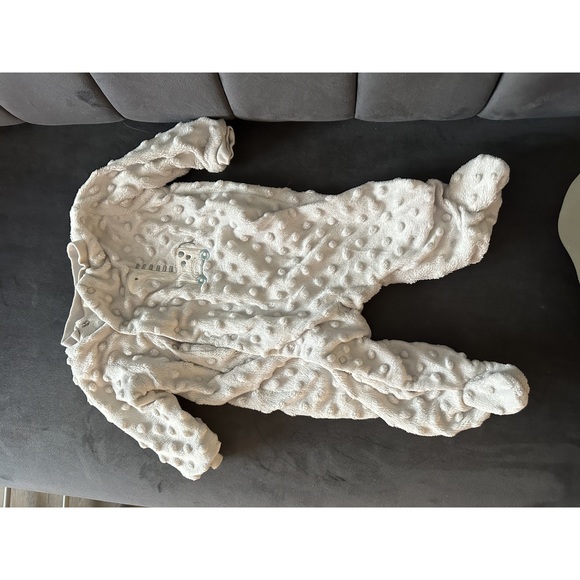 5/$10 Kyle and Deena footed onesie warm layered 0-3 months - Picture 1 of 5